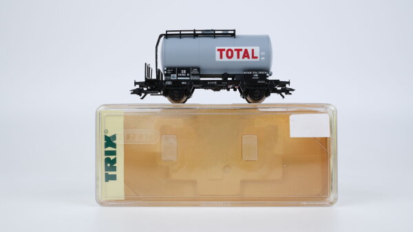 Trix H0 23806 Kesselwagen "TOTAL" DB