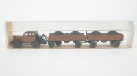 Wiking H0 3500 Hanomag ST 100 mit zwei Kohleanhängern braun