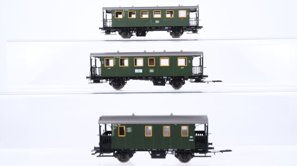 Märklin H0 Konvolut Personenwagen, Pack-/Postwagen (beleuchtet) DB/u.a (Abbruch)