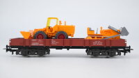Märklin H0 4474 Niederbordwagen mit Wiking Schaufellader und Raupe DB