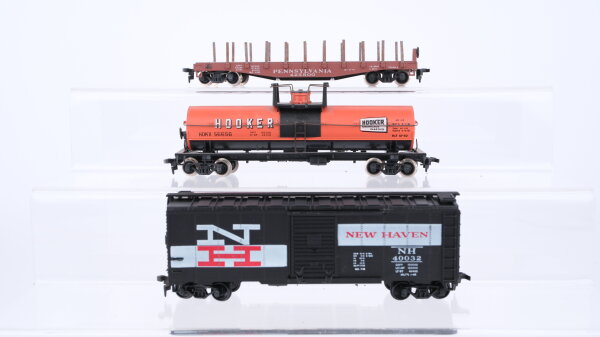 Unbekannt H0 Konvolut "USA" Boxcar "New Haven" Tankcar "Hooker" Rungenwagen (Abbruch)