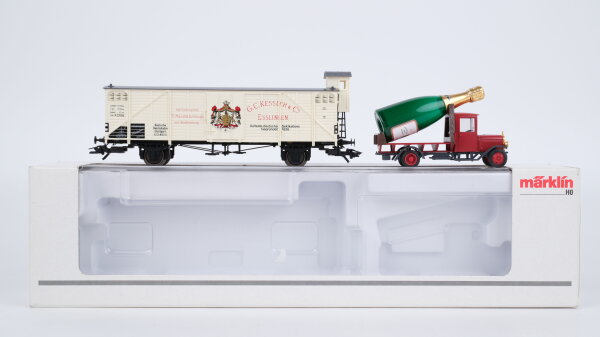 Märklin H0 48002 Museumswagen (Museum 2002) "Kessler & Co." + Mercedes LKW mit Sektflasche DR