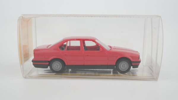 Wiking H0 19313 BMW 520i rot