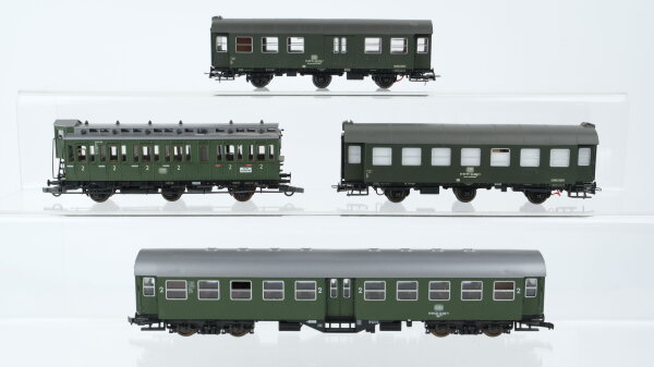 Roco H0 Konvolut Umbauwagen 2.Kl. Umbauwagen mit Stückgutabteil Abteilwagen 2.Kl. Wasch- und Duschwagen DB