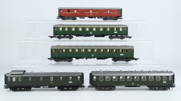 Märklin H0 Konvolut Schnellzugwagen 1./2. Kl. Gepäckwagen DB u.a.