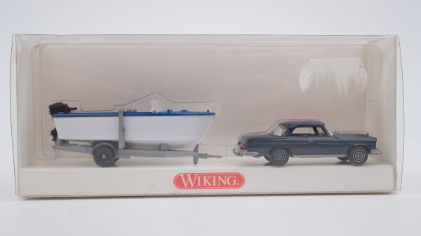 Wiking H0 8943930 klassischer PKW mit Motorboot auf Anhänger MB