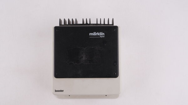 Märklin 6017 digital booster (verschmutzt + mit Kleberesten)