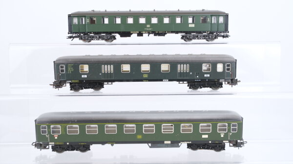 Märklin H0 Konvolut Packwagen Personenwagen 1.Kl. Personenwagen 2.Kl. DB