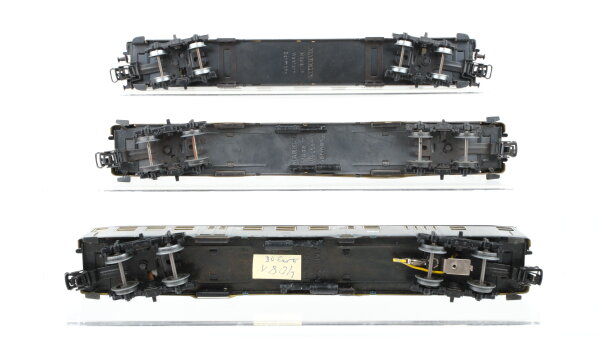 Märklin H0 Konvolut Personenwagen "Silberling" 2.Kl. Personenwagen mit Führerstand "Silberling" Packwagen grün DB