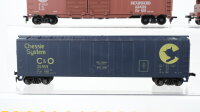 Roco/unbekannt H0 Konvolut "USA" gedeckte Güterwagen "Chessie System, Seaboard" Kesselwagen "Hinckley & Schmidt" Caboose "UP, Conrail" offener Güterwagen