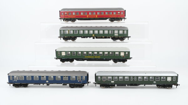 Fleischmann H0 Konvolut Personenwagen 1.Kl. 2.Kl. Personenwagen "Scharnow-Reisen" 2.Kl. Schlafwagen "DSG" DB