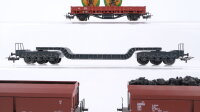 Unbekannt H0 Konvolut Selbstentladewagen teilbeladen Tiefladewagen Niederbordwagen mit Kabelrollen DR u.a.
