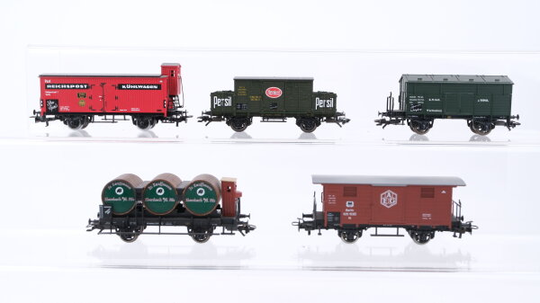 Märklin H0 Konvolut Kolonialwarenwagen "Persil" Kühlwagen "Reichspost" gedeckte Güterwagen "AEG" Weinfasswagen "Kauffmann" DR u.a.