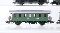 Fleischmann u.a. H0 Konvolut Donnerbüchse 2. Kl. Wohnwagen Postwagen Gepäckwagen DB u.a.