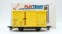 Playtrain Spur 0 660300 gedeckter Güterwagen gelb...