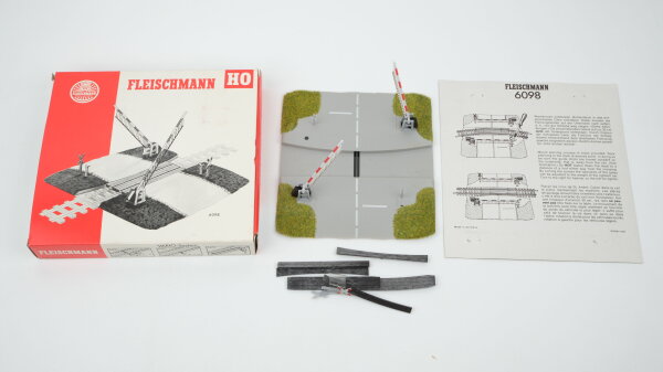 Fleischmann H0 6098 Bahnübergang