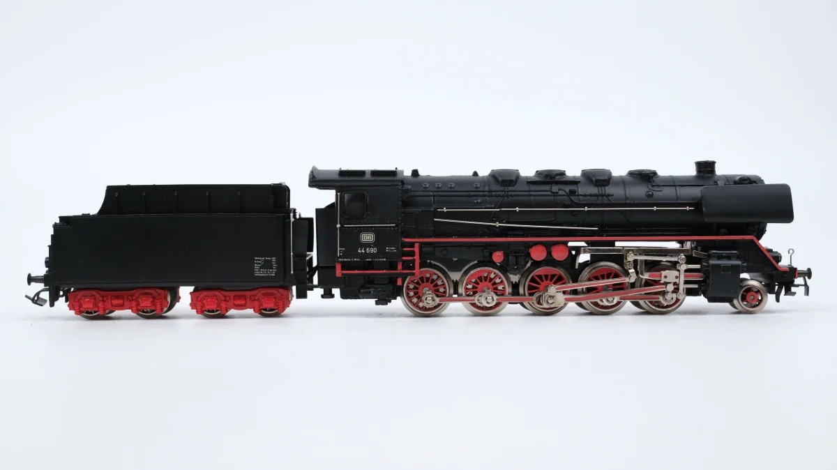 Märklin H0 Schlepptenderlok BR 44 690 DB Gleichstrom