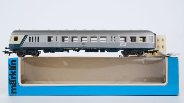 Märklin H0 4160 Nahverkehrswagen mit Gepäckabteil und Führerstand BDnf 735 der DB