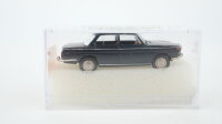 Brekina H0 2203 BMW 2000 dunkelblau