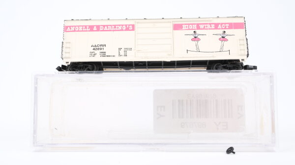 Life-Like N 42891 Geschlossener Güterwagen Angell & Darlings High Wire Act