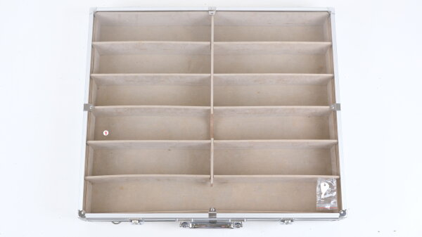 Unbekannt H0 Alu Vitrinenkoffer 51x46x7cm 12 Abteile mit Schlüssel (Kratzer)