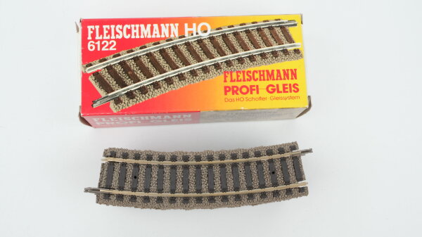 Fleischmann H0 6122 Gebogenes Gleis R = 356,5 18° (10 Stk. in OVP)