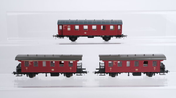 Roco/Unbekannt H0 Konvolut Personenwagen 1.Kl. 2.Kl. DB