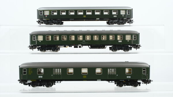 Märklin H0 Konvolut Personenwagen 1.Kl. 2.Kl. Packwagen grün DB