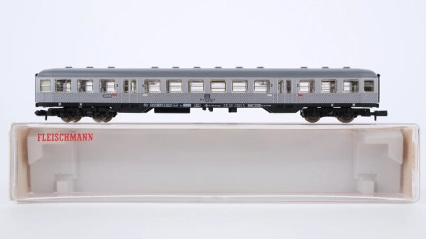 Fleischmann N 8122 Nahverkehrswagen 2. Kl. DB