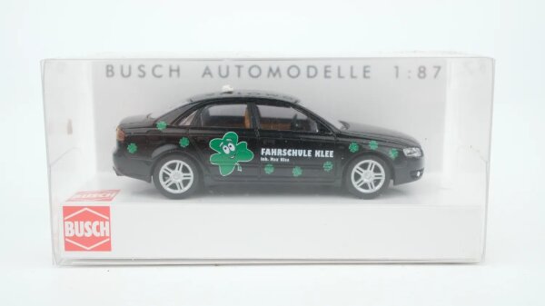 Busch H0 49222 Audi A4 Limousine Fahrschule Klee
