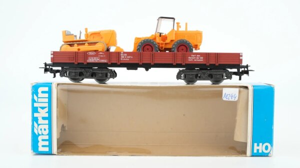 Märklin H0 4474 Niederbordwagen mit Wiking Schaufellader und Raupe DB
