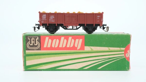 BTTB TT 4244 Hochbordwagen Es-u mit Holzladung DR