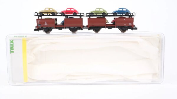 Minitrix N 15017 Autotransportwagen, Ladung: 8 VW Käfer Off 52 DB
