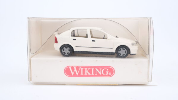 Wiking H0 0850122 Opel Astra Limousine Fließheck weiß