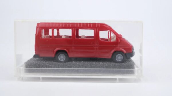 Revell H0 83704 Praliné Ford Transit Kleinbus rot
