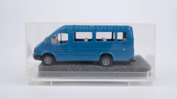 Revell H0 83704 Praliné Ford Transit Kleinbus blau