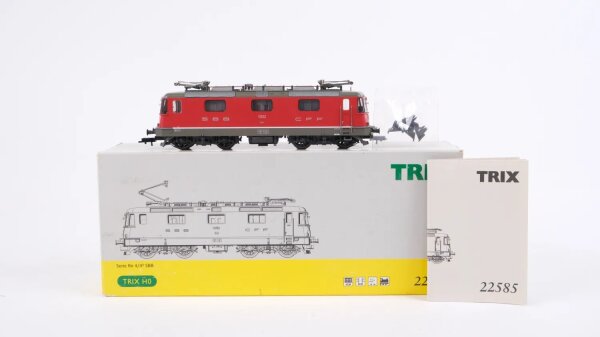 Trix H0 22585 E-Lok BR Re 4/4II SBB Gleichstrom