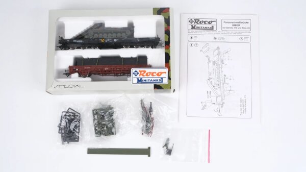 Roco H0 820 Schwerlastwagen-Set (Minitanks mit Panzerschnellbrücke BIBER)  DB