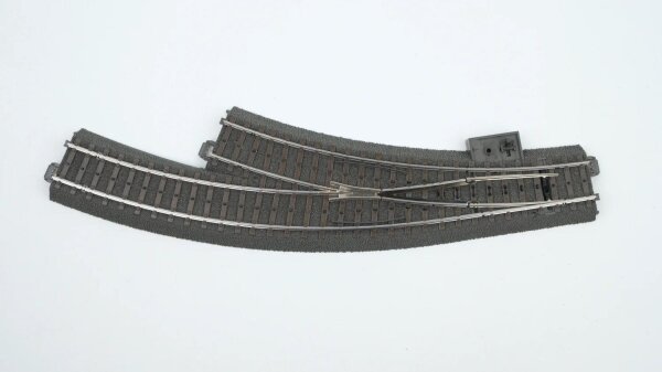 Märklin H0 24672 Bogen-Weiche rechts. Innenbogen R1=360 mm / 30° (ohne Decoder / ohne Antrieb)