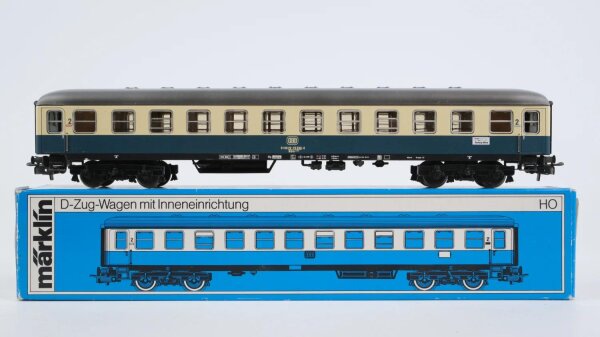 Märklin H0 4112 Reisezugwagen (Schnellzugwagen 2.Kl, Wagenunterkante ozeanblau) Büm 234 der DB