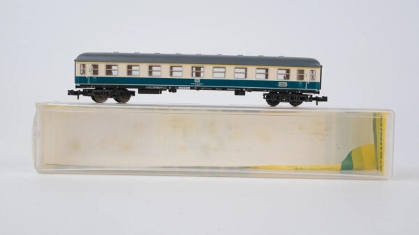 Minitrix N 51 3074 00 Schnellzugwagen 1.Kl. Aüm 232 DB