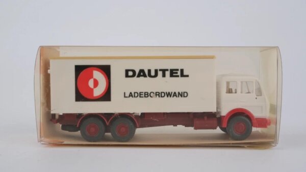 Wiking 1:87 18451 GK: 451/2 CS MB 2232 Koffer-LKW