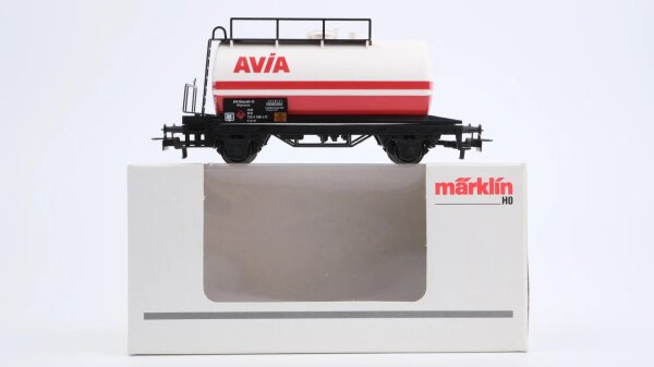 Märklin H0 44401 Mineralöl-Kesselwagen AVIA  Einheitskesselwagen der DB
