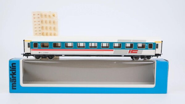 Märklin H0 4220 Reisezugwagen Avmz 111.1 der DB