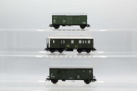 H0 Konvolut Güterwagen; Packwagen; grün DB...