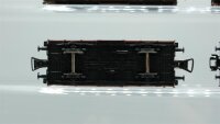 Trix/u.a. H0 Konvolut Hochbordgüterwagen mit BrHs und Ladung; Hochbordgüterwagen teilw. mit Ladung; Gedeckte Viehtransportwagen; DB (17009292)