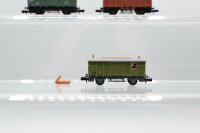 Arnold N Konvolut Gedeckte Güterwagen, grün; Hochbord-Güterwagen, braun; DB
